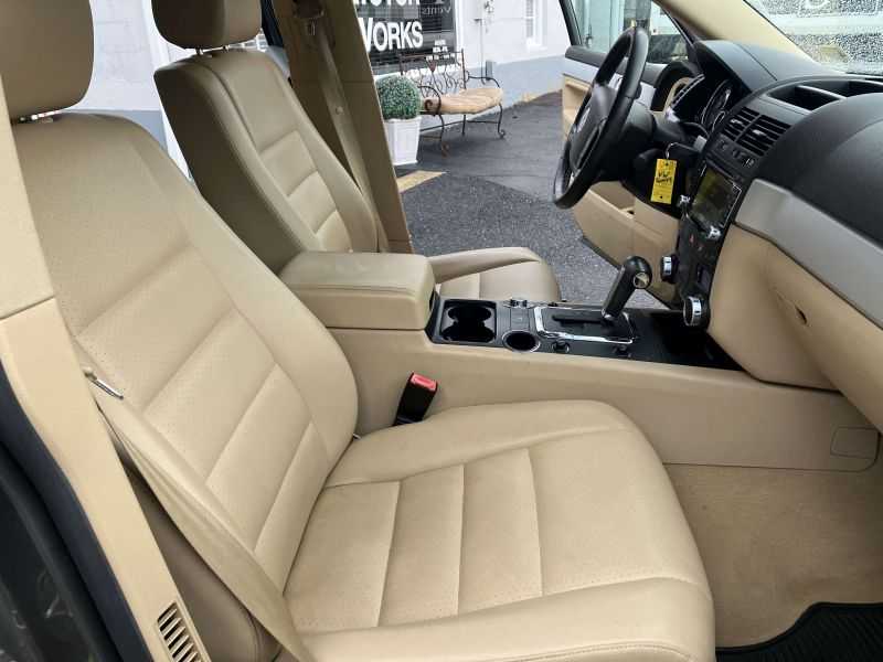 Volkswagen Touareg 2 Image 27