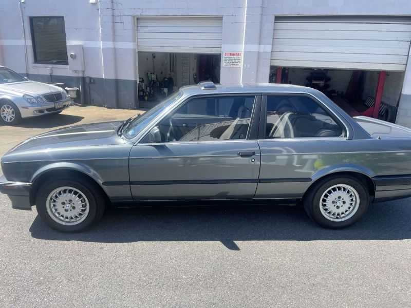 BMW 3 Series Image 7